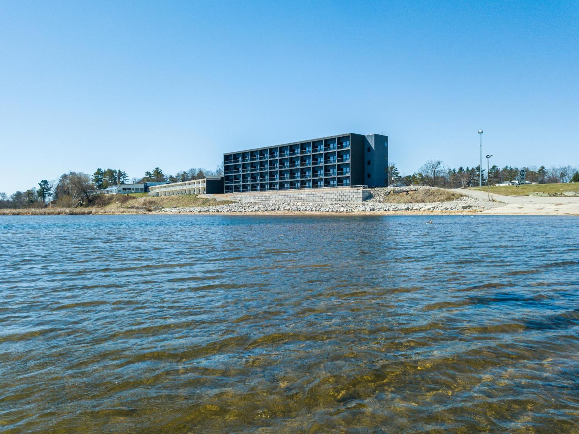 Terrace Bay Hotel - Lakefront Escanaba Exteriör bild